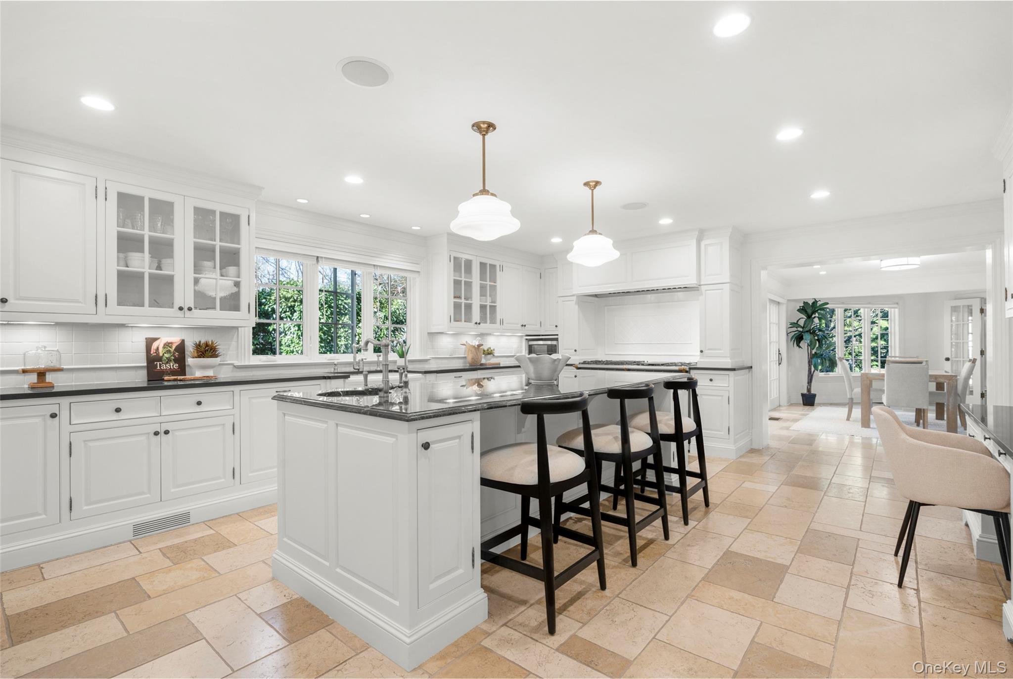 20 Oxford Road Scarsdale, NY 10583 - Photo 11 of 49