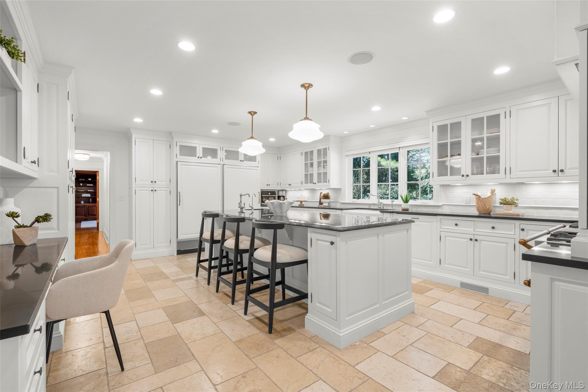 20 Oxford Road Scarsdale, NY 10583 - Photo 12 of 49