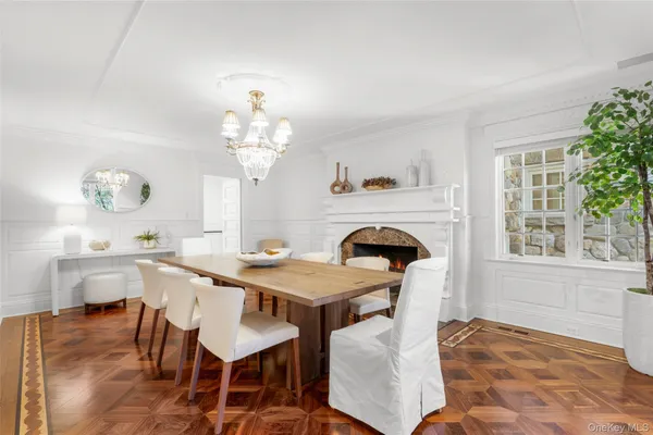 $3,970,000 | 20 Oxford Road, Scarsdale, NY 10583