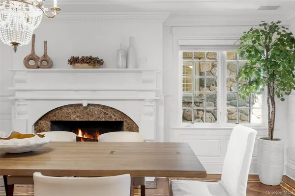 $3,970,000 | 20 Oxford Road, Scarsdale, NY 10583