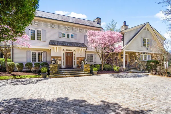 $3,970,000 | 20 Oxford Road, Scarsdale, NY 10583