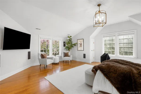 $3,970,000 | 20 Oxford Road, Scarsdale, NY 10583