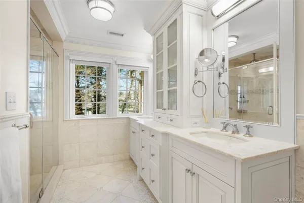 $3,970,000 | 20 Oxford Road, Scarsdale, NY 10583