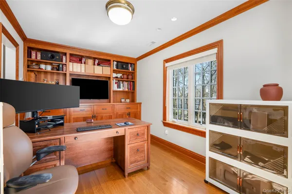$3,970,000 | 20 Oxford Road, Scarsdale, NY 10583