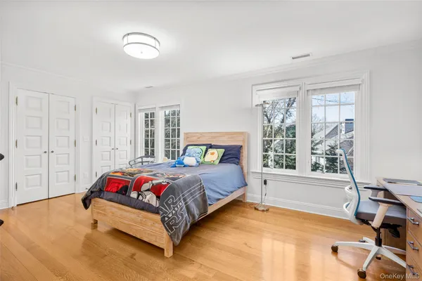 $3,970,000 | 20 Oxford Road, Scarsdale, NY 10583