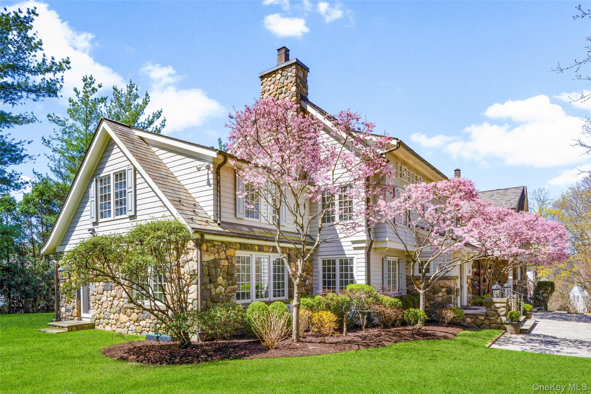 20 Oxford Road Scarsdale, NY 10583 - Photo 3 of 49