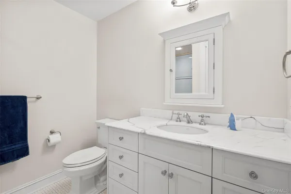 $3,970,000 | 20 Oxford Road, Scarsdale, NY 10583