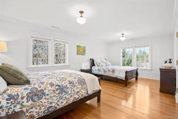 $3,970,000 | 20 Oxford Road, Scarsdale, NY 10583