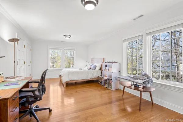 $3,970,000 | 20 Oxford Road, Scarsdale, NY 10583