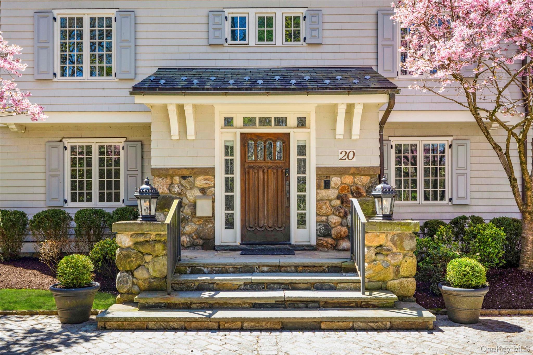 20 Oxford Road Scarsdale, NY 10583 - Photo 4 of 49