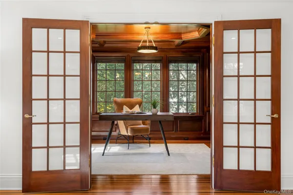 $3,970,000 | 20 Oxford Road, Scarsdale, NY 10583