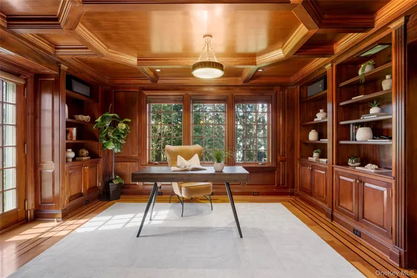 $3,970,000 | 20 Oxford Road, Scarsdale, NY 10583