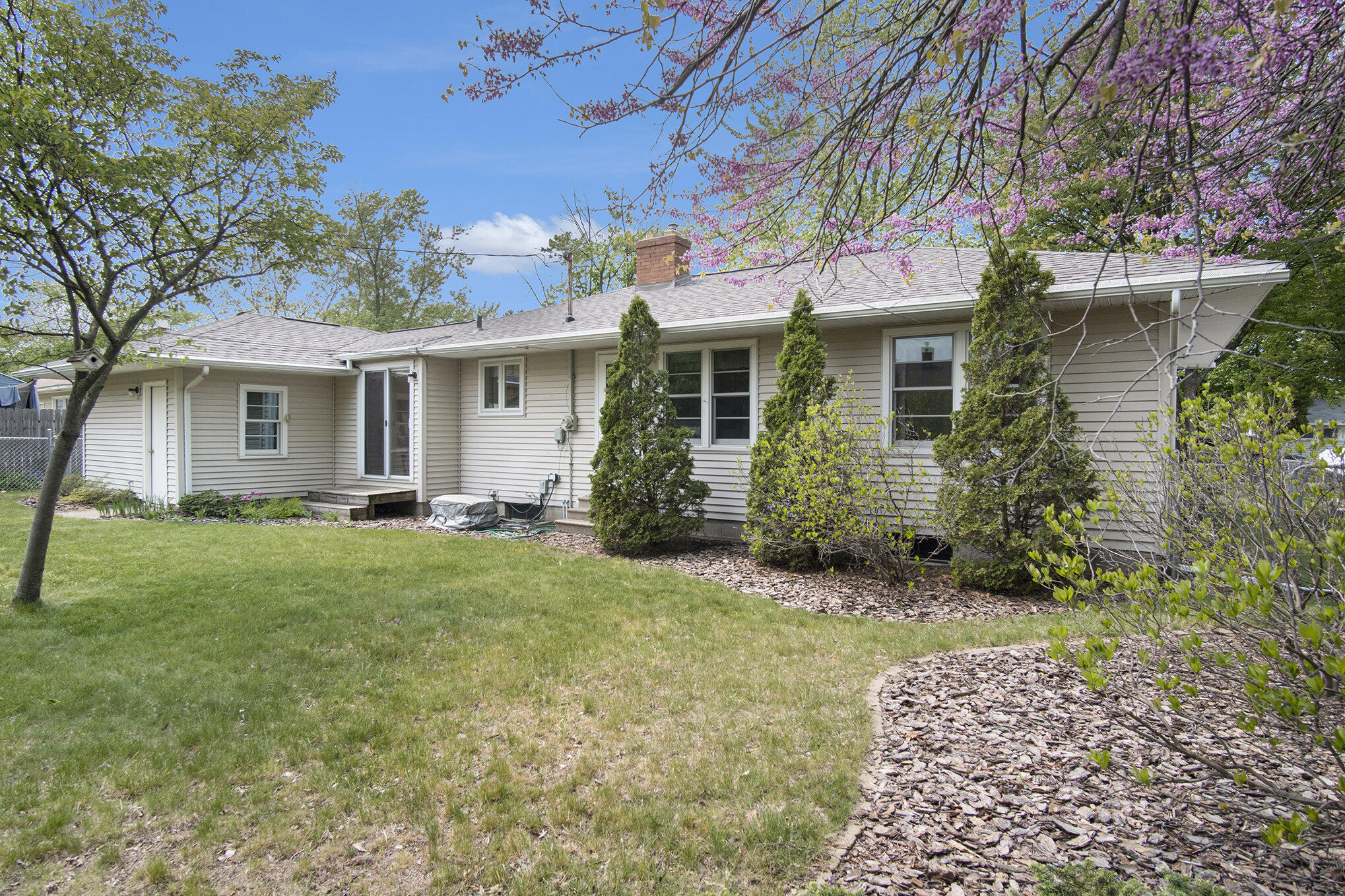 3080 Eastland Road Muskegon, MI 49441 - Photo 4 of 29 002_dsc03878