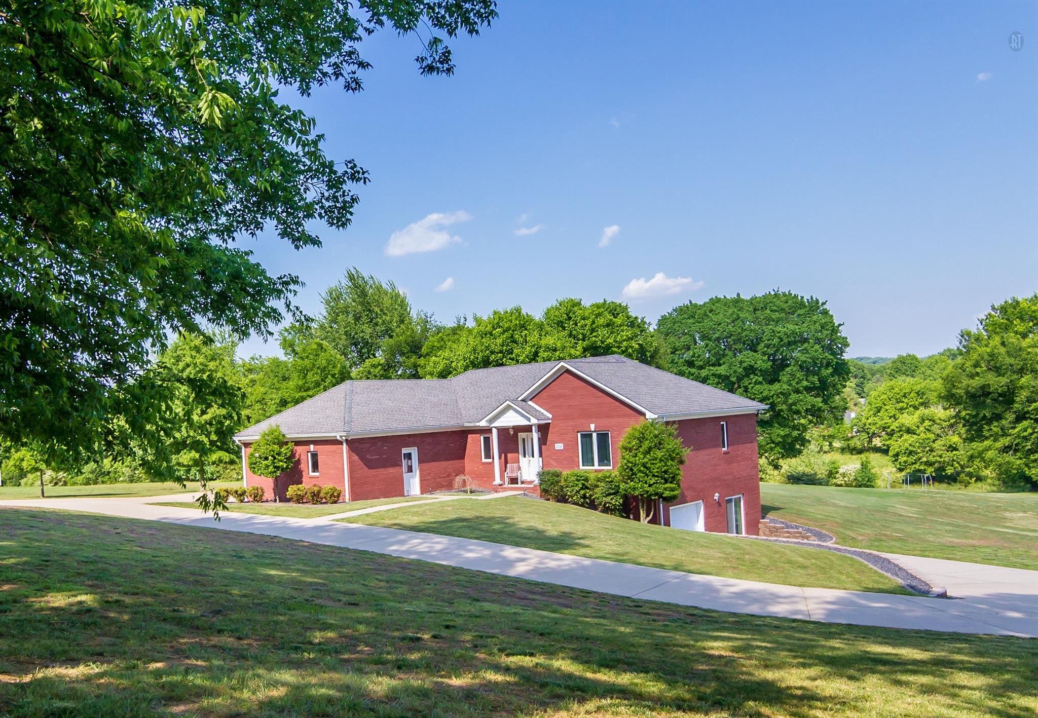1016 Tom Osborne Road Columbia, TN 38401 - Photo 1 of 23 Gallery Image 1