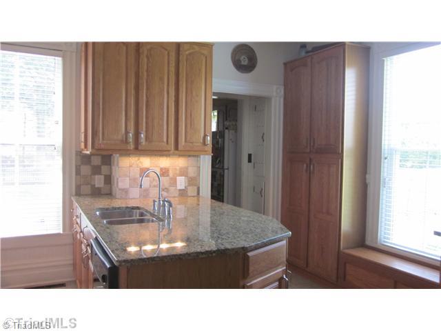 3500 Transou Road Pfafftown, NC 27040 - Photo 7 of 16 Kitchen.
