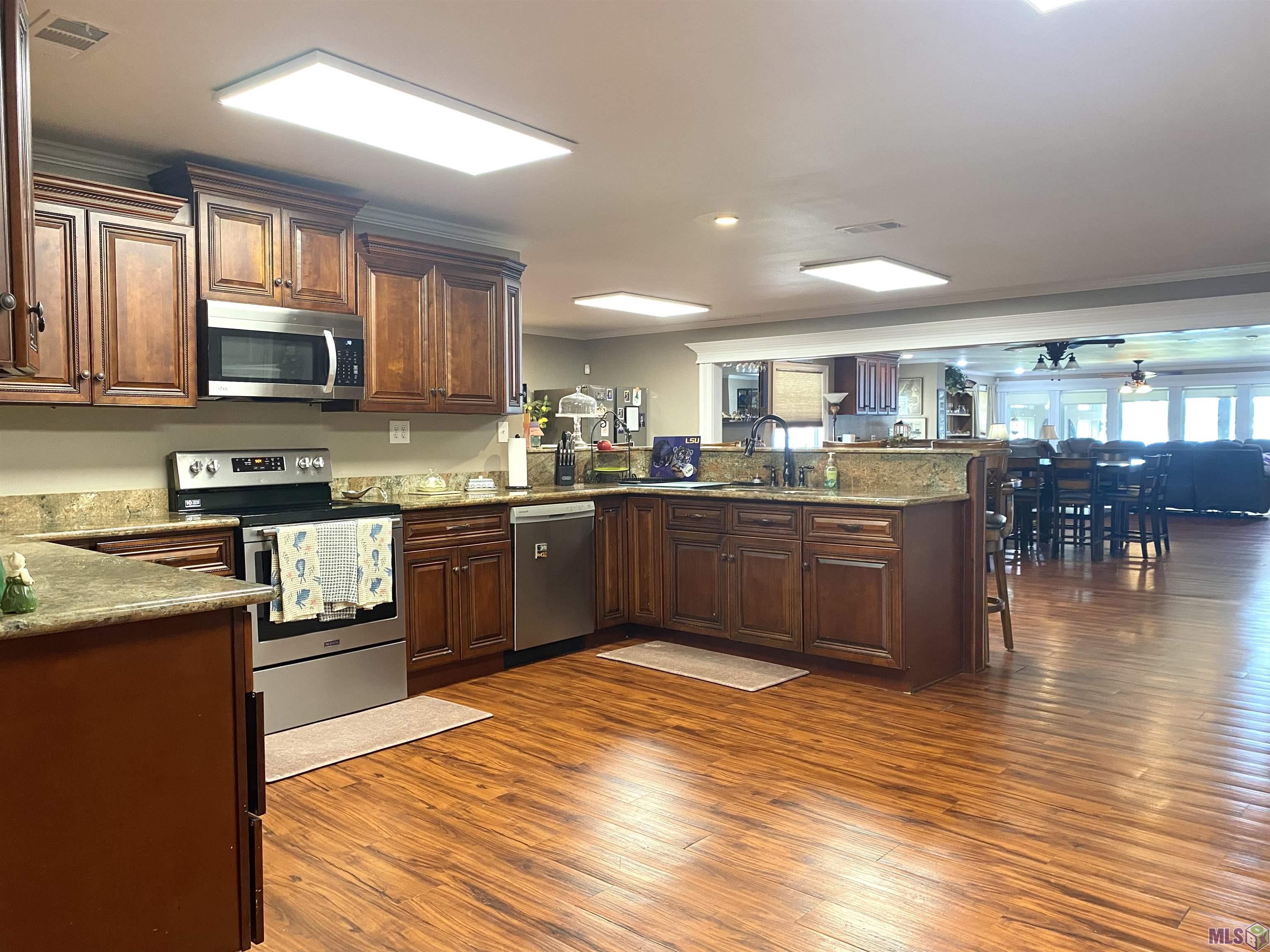 9371 Island Road Ventress, LA 70783 - Photo 2 of 25