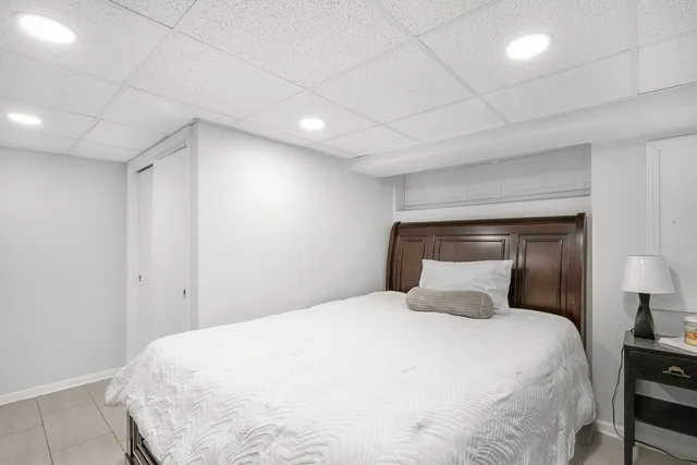 $777,000 | 124 West Old Elm Road, Lake Forest, IL 60045