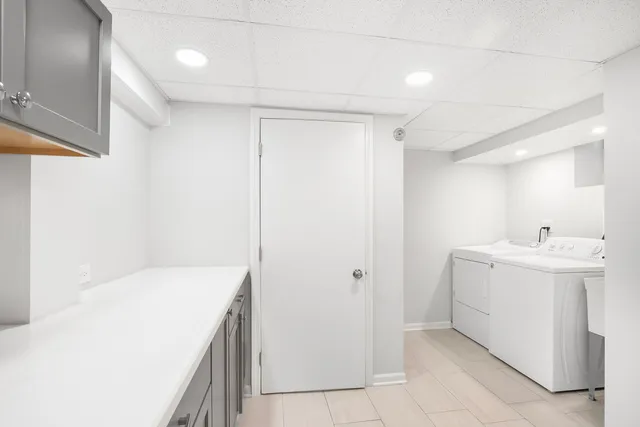 $777,000 | 124 West Old Elm Road, Lake Forest, IL 60045