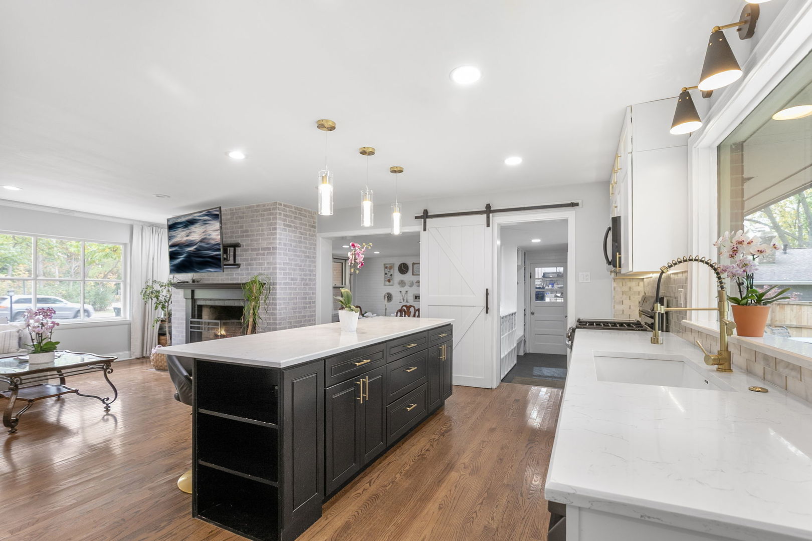 124 West Old Elm Road Lake Forest, IL 60045 - Photo 10 of 31 a large kitchen with stainless steel appliances granite countertop a lot of counter space and wooden floors