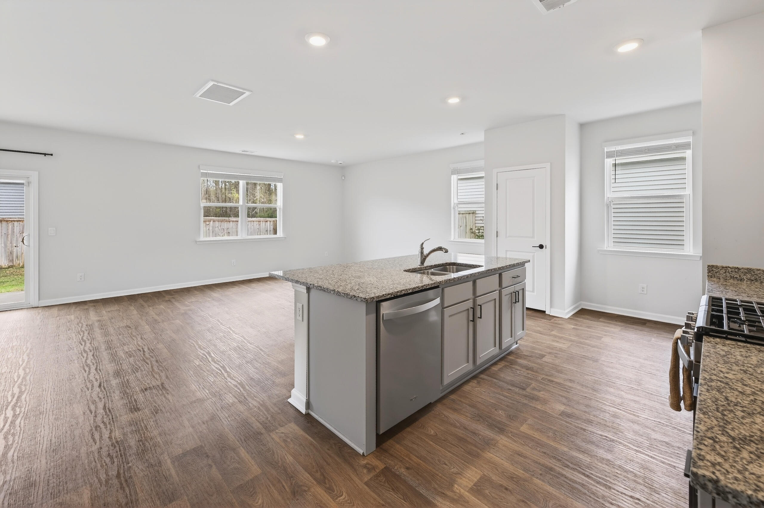 104 Cloverleaf Street Summerville, SC 29483 - Photo 13 of 64 Kitchen- Family Room