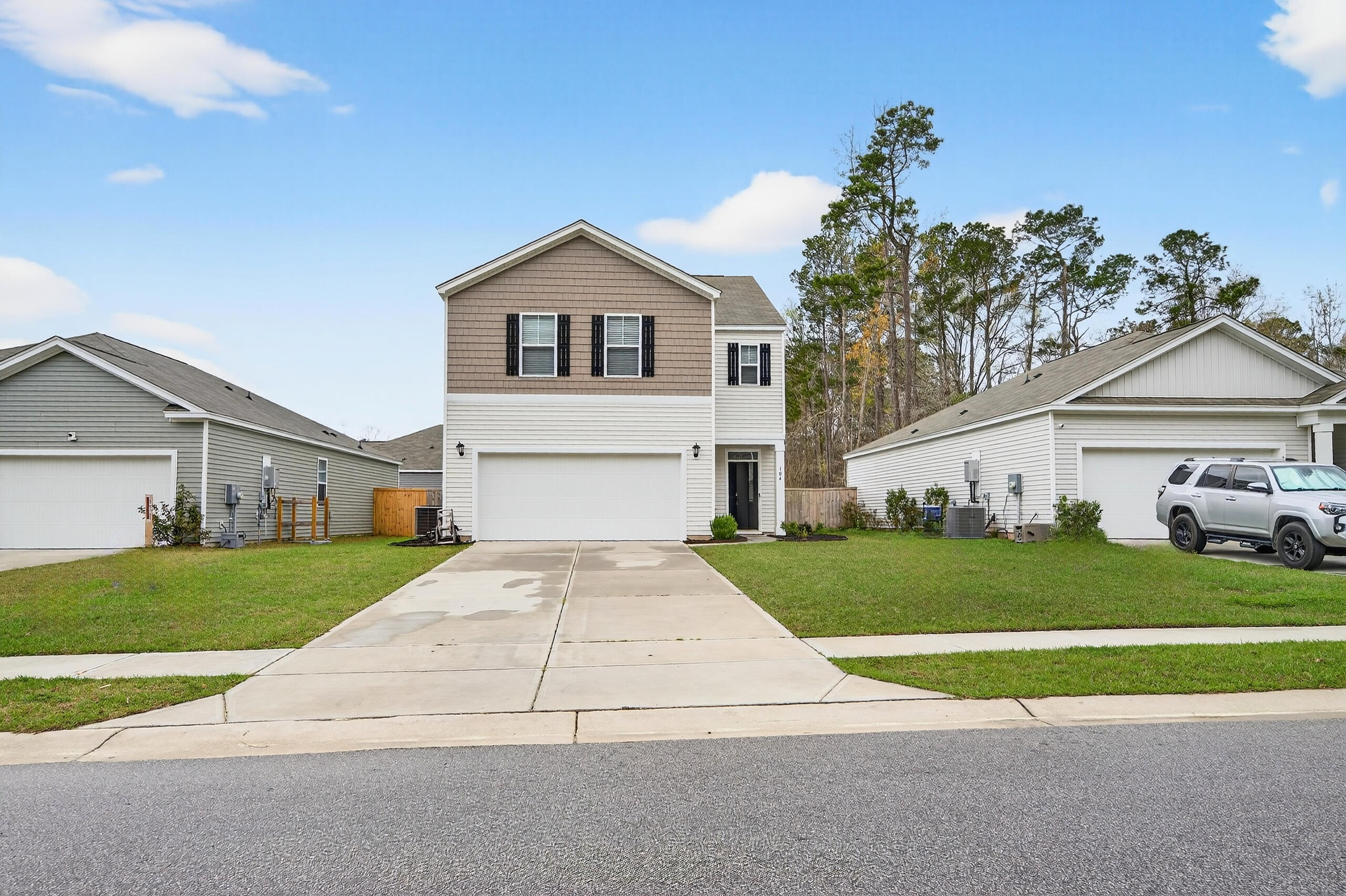 104 Cloverleaf Street Summerville, SC 29483 - Photo 5 of 64 Exterior