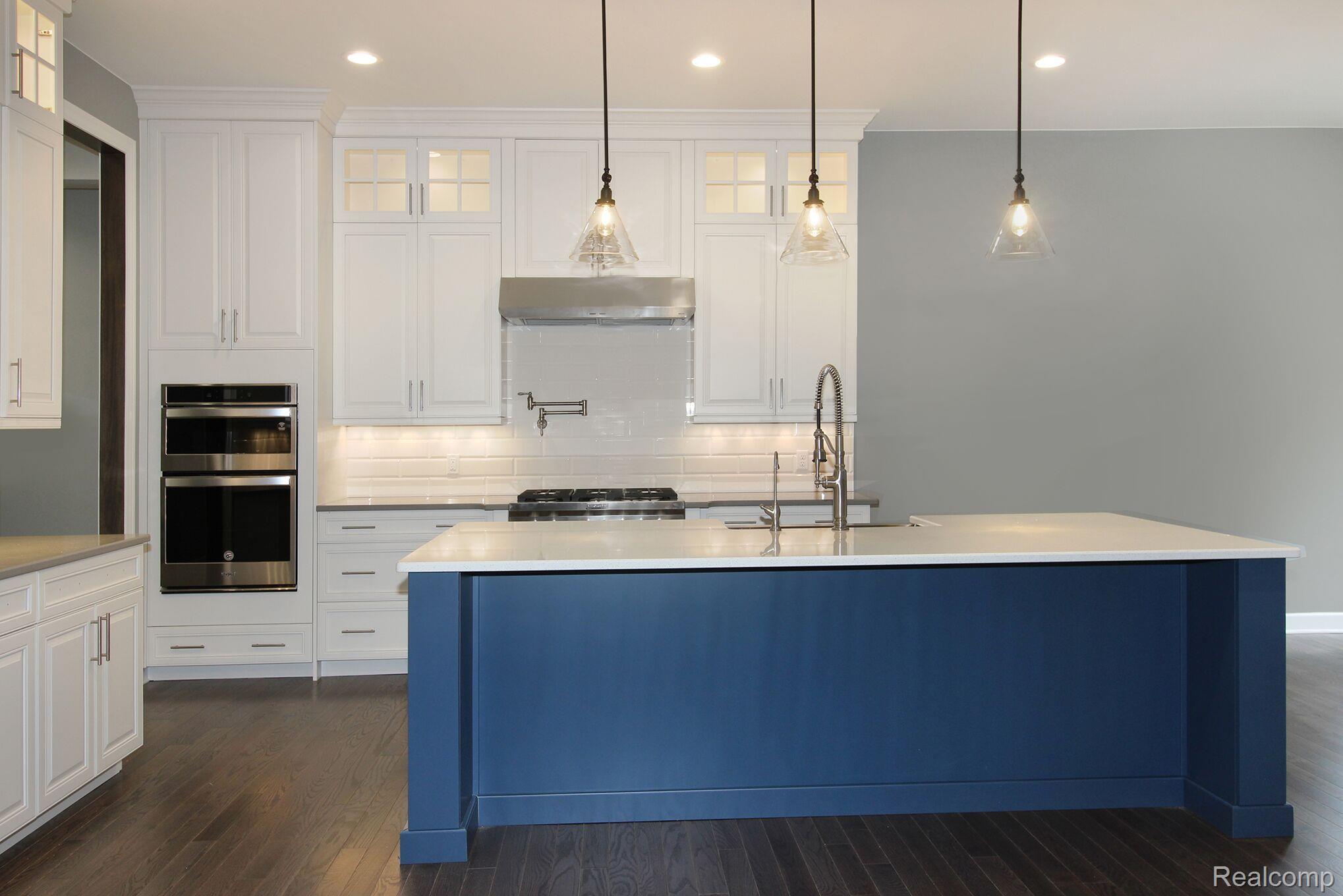 47725 Card Road Macomb, MI 48044 - Photo 6 of 24 Gallery Image 6