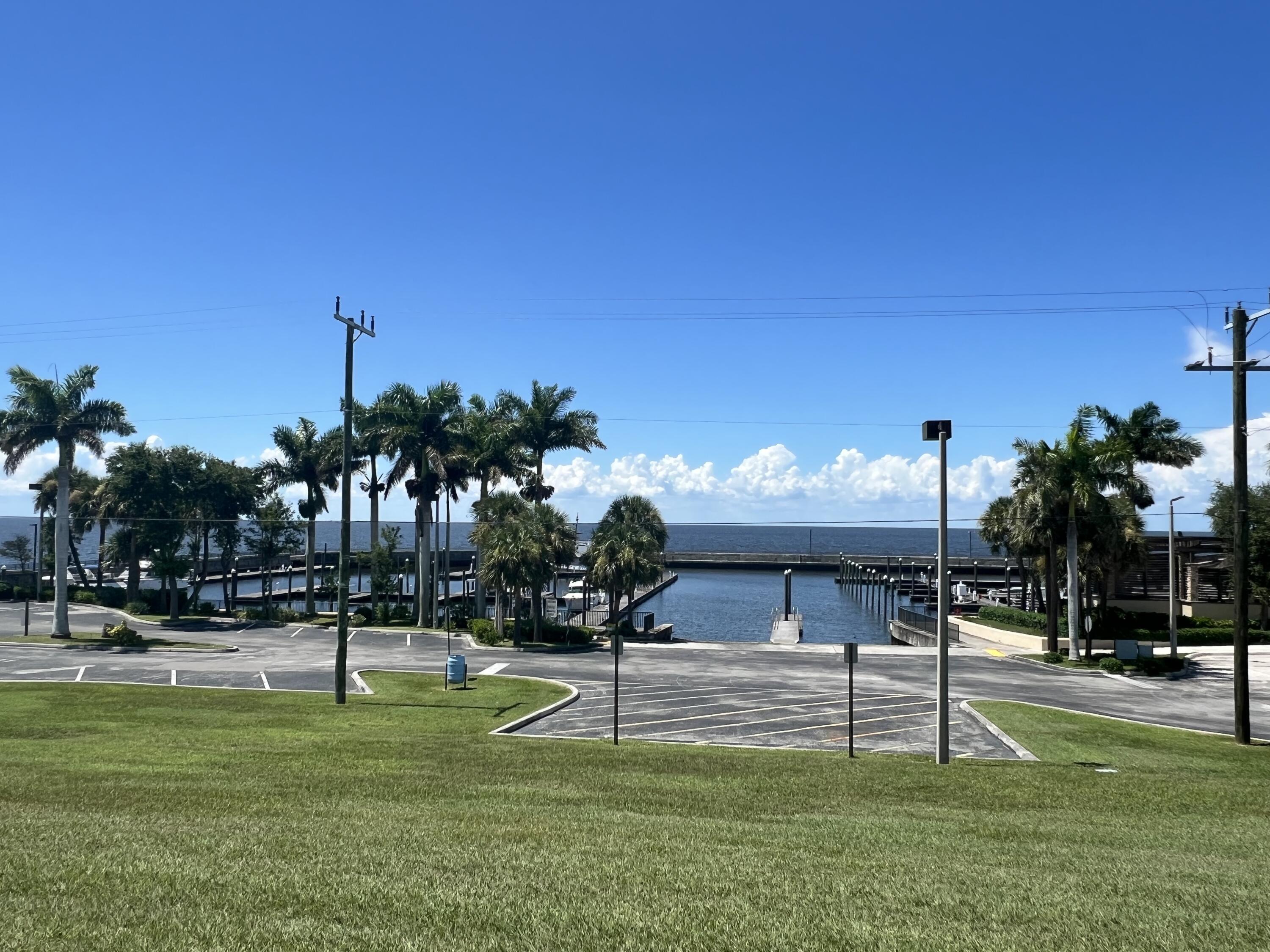 197 West Main Street Pahokee, FL 33476 - Photo 3 of 5 IMG_2421