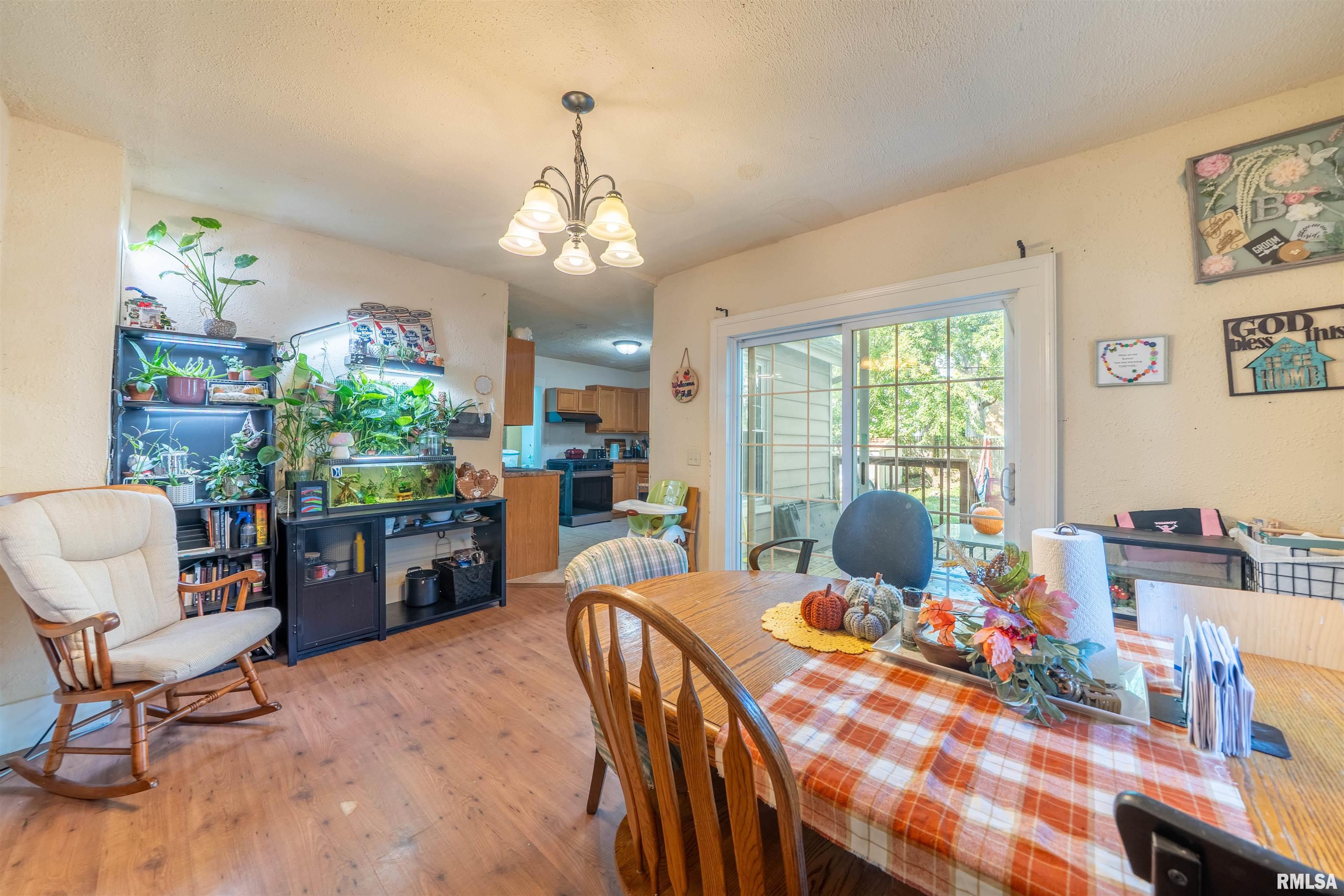 806 East Monroe Street Bloomington, IL 61701 - Photo 13 of 40