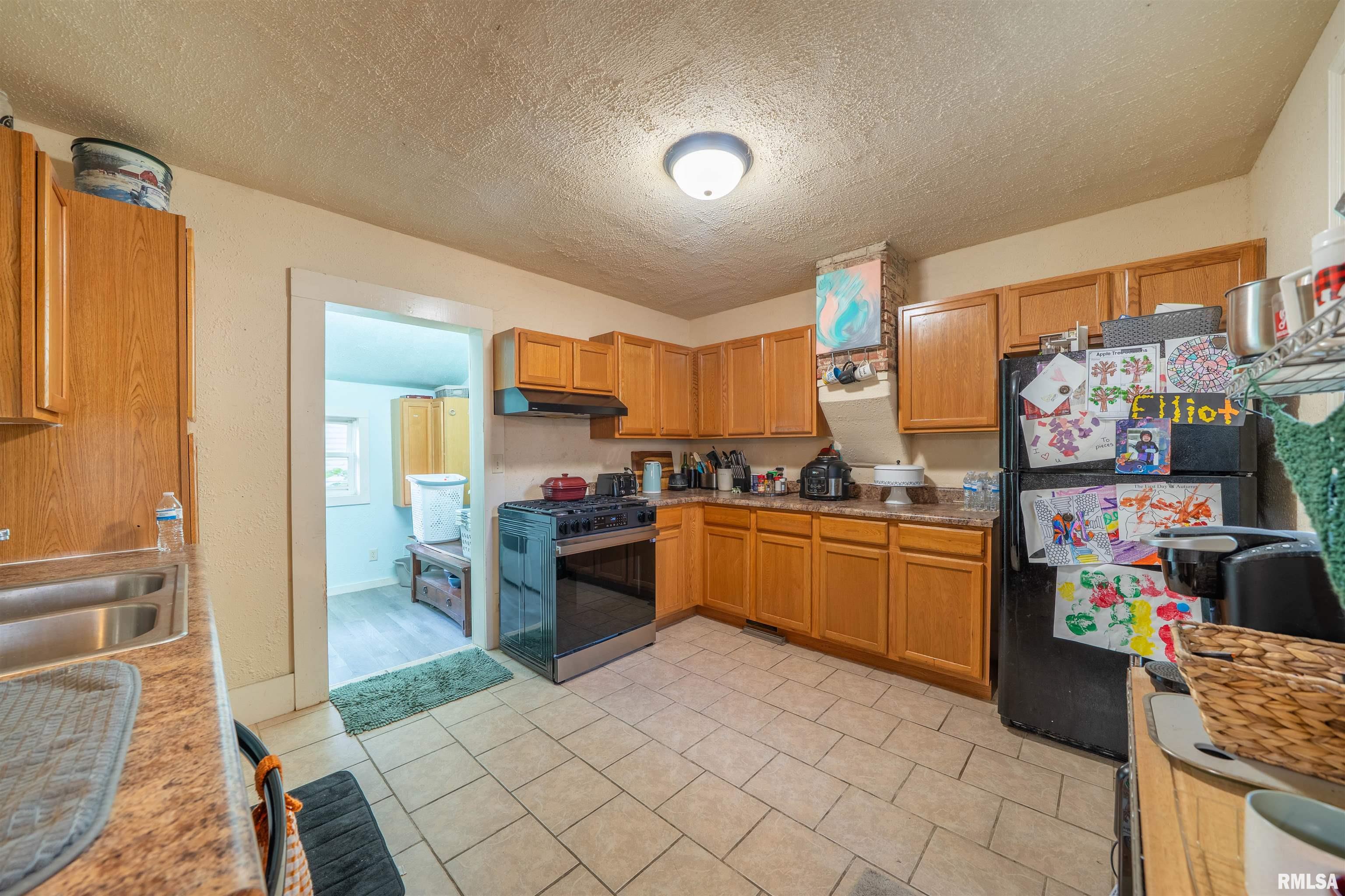 806 East Monroe Street Bloomington, IL 61701 - Photo 14 of 40