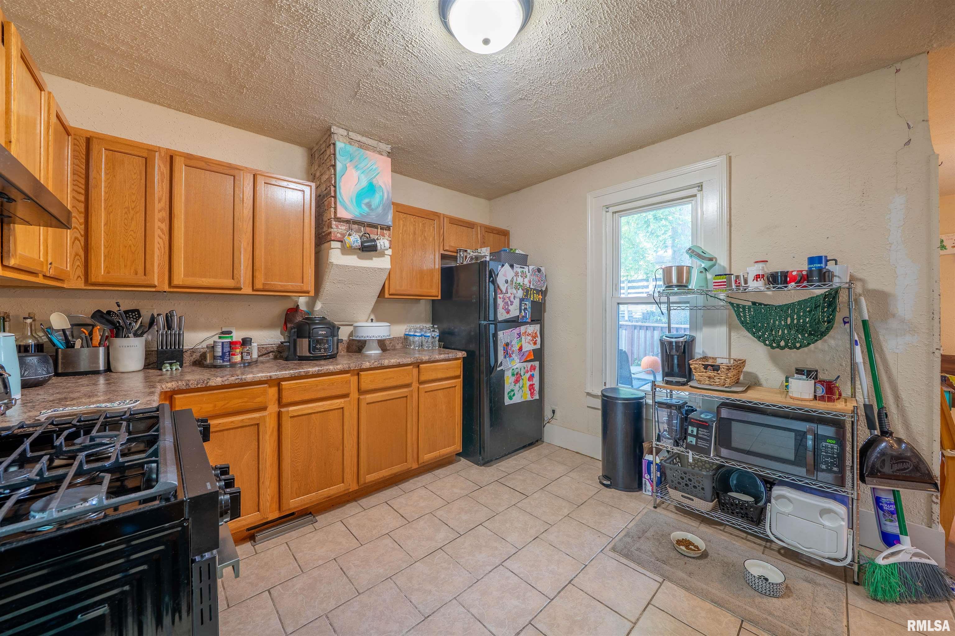 806 East Monroe Street Bloomington, IL 61701 - Photo 15 of 40