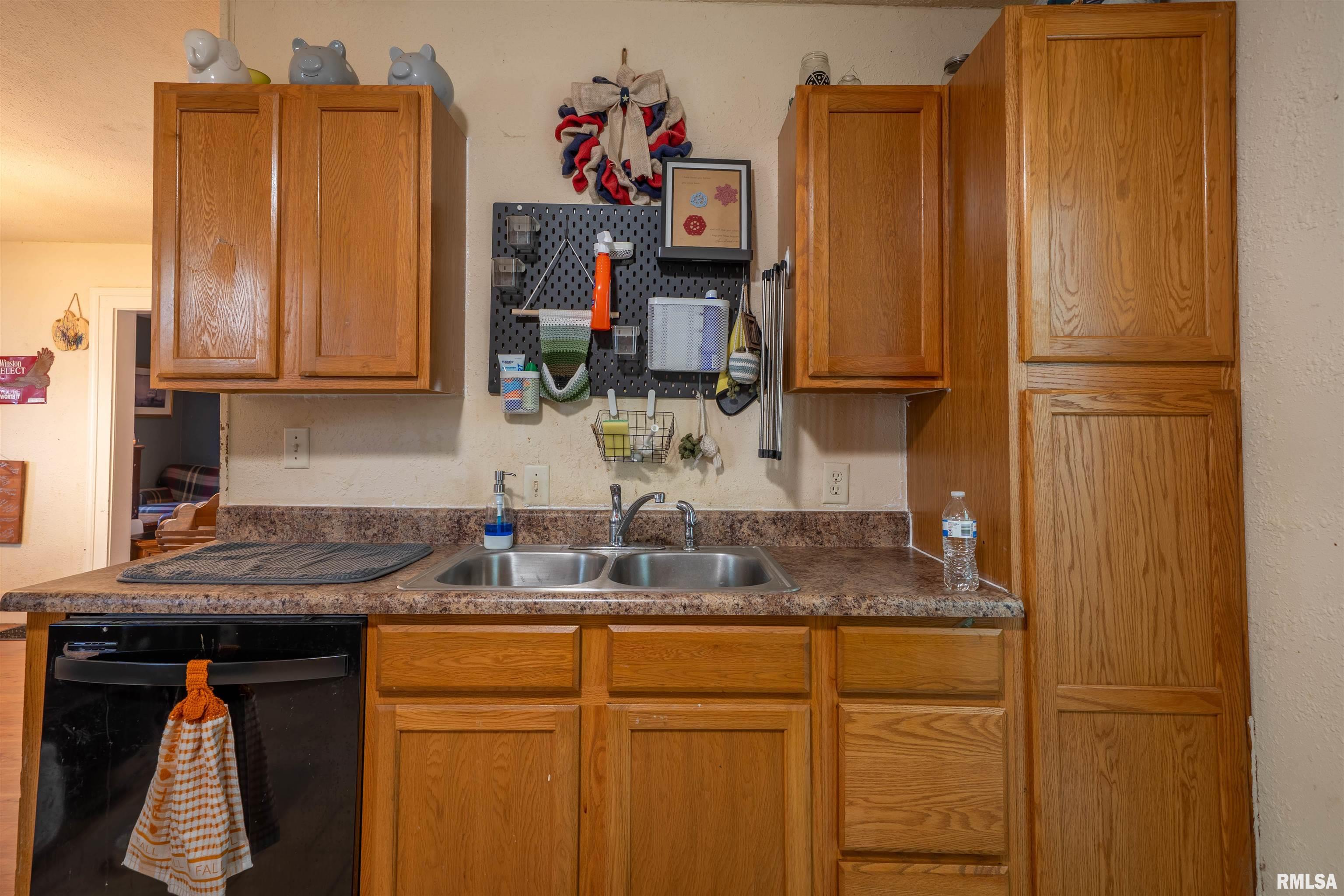 806 East Monroe Street Bloomington, IL 61701 - Photo 18 of 40