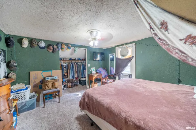 $140,000 | 806 East Monroe Street, Bloomington, IL 61701