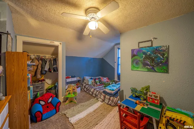 $140,000 | 806 East Monroe Street, Bloomington, IL 61701