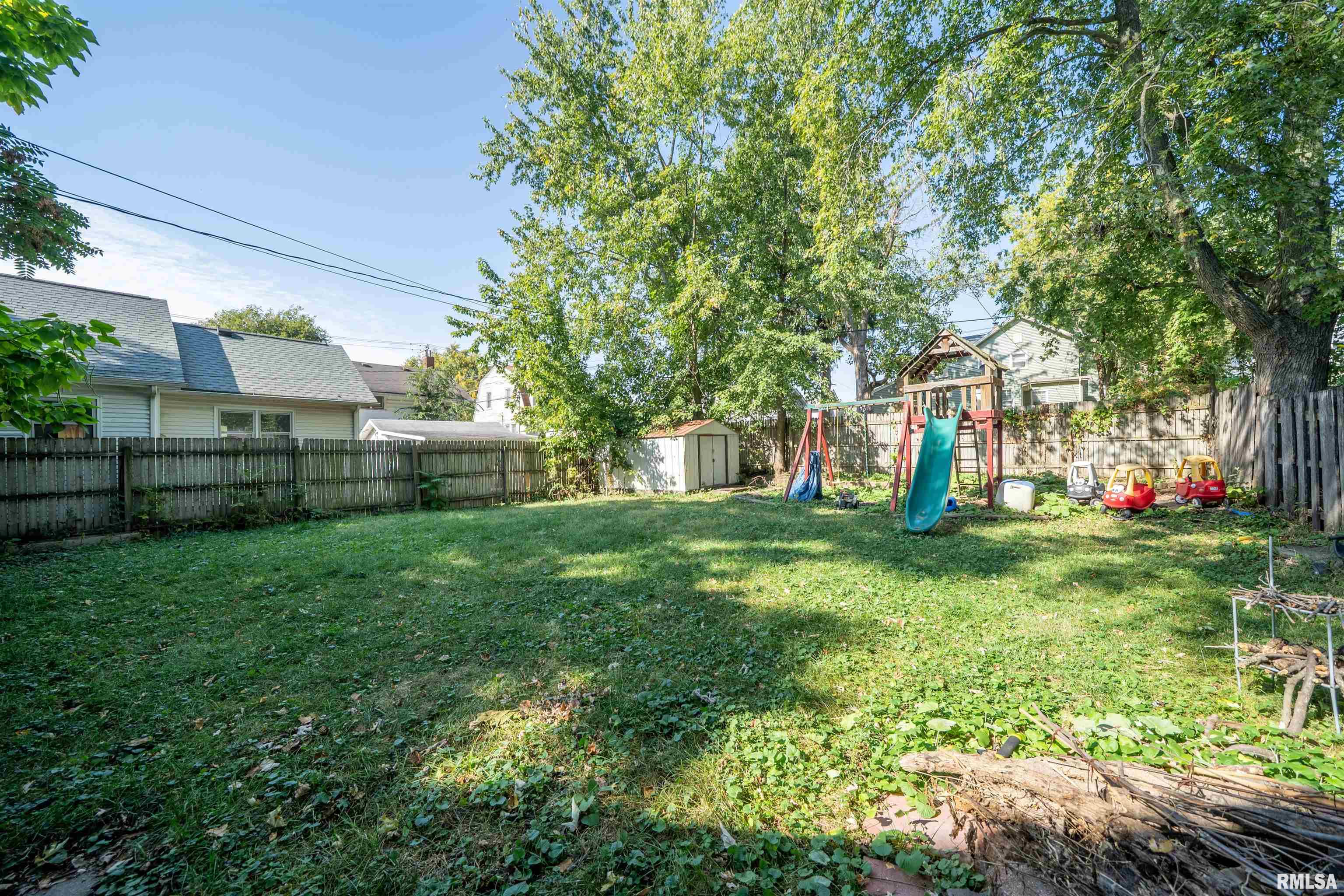 806 East Monroe Street Bloomington, IL 61701 - Photo 30 of 40