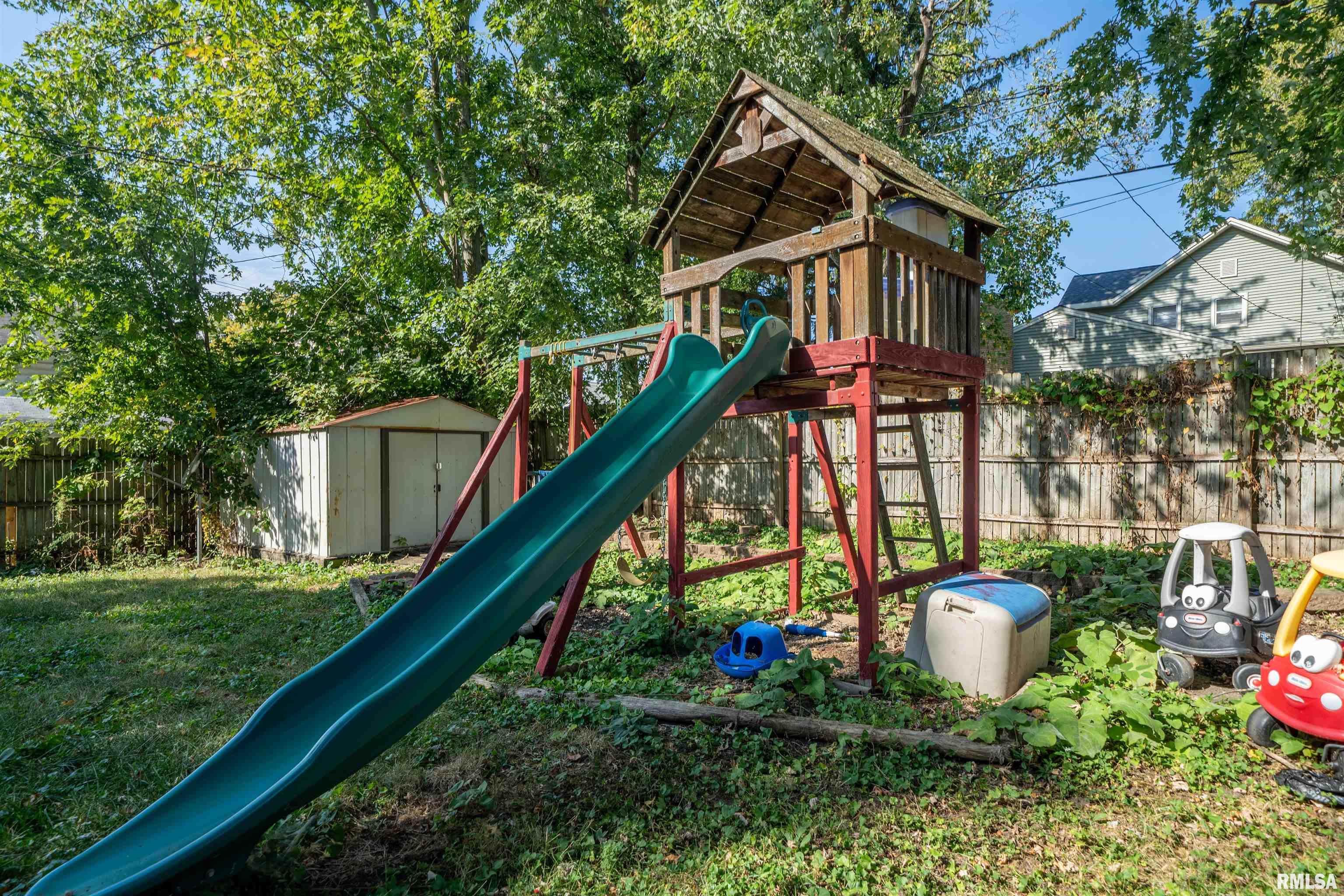 806 East Monroe Street Bloomington, IL 61701 - Photo 36 of 40