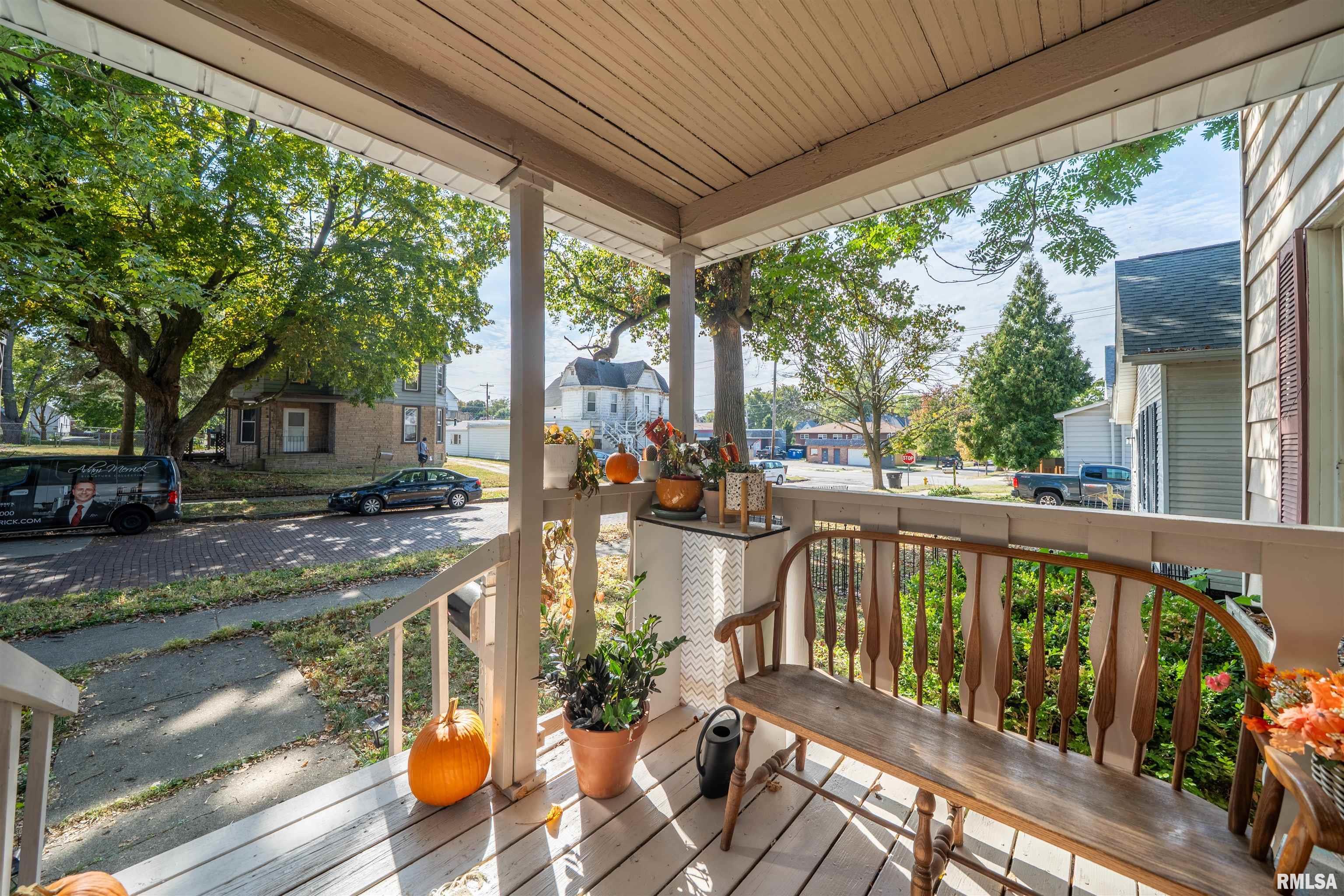 806 East Monroe Street Bloomington, IL 61701 - Photo 6 of 40