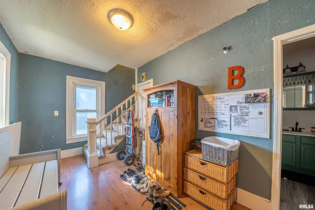 $140,000 | 806 East Monroe Street, Bloomington, IL 61701