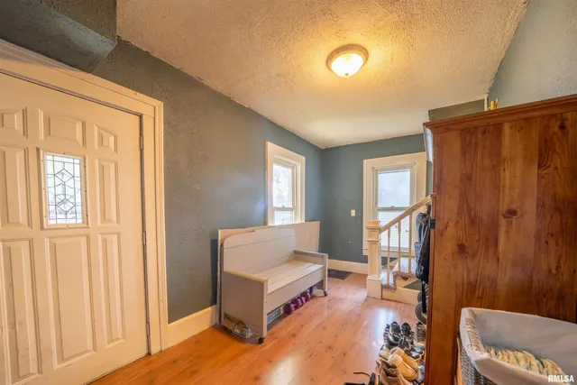 $140,000 | 806 East Monroe Street, Bloomington, IL 61701