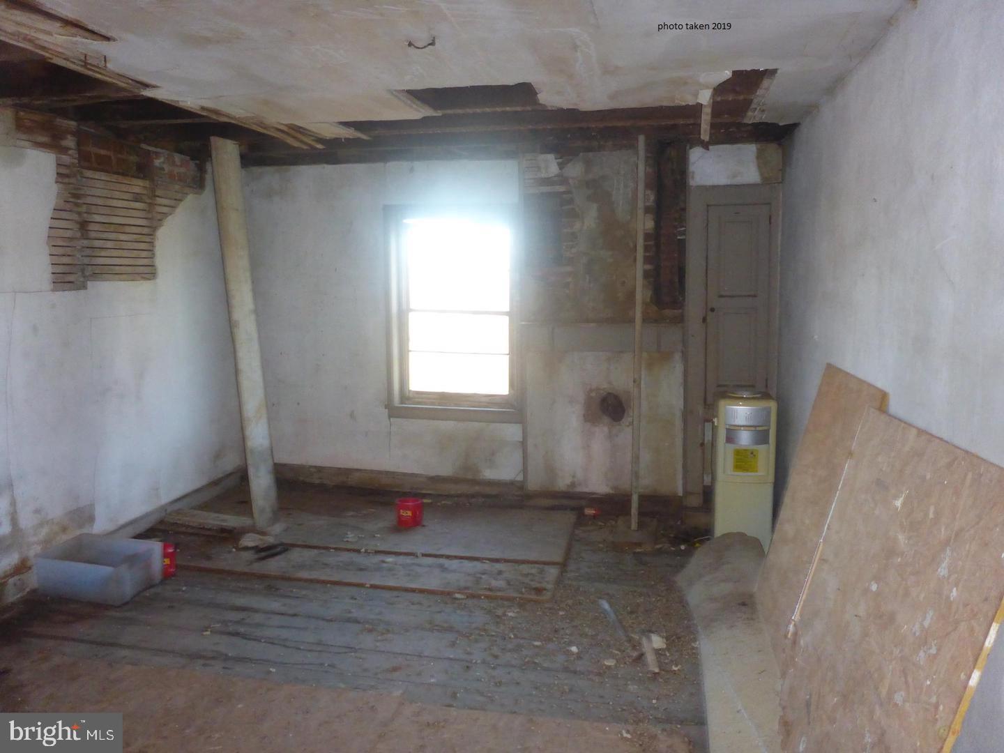 63 Money Island Road Salem, NJ 08079 - Photo 22 of 41 an empty room with windows