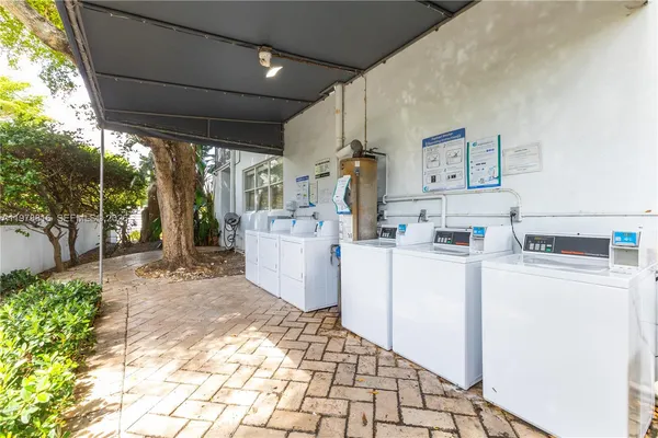 $1,995 | 2445 Lake Pancoast Drive, Unit J, Miami Beach, FL 33140