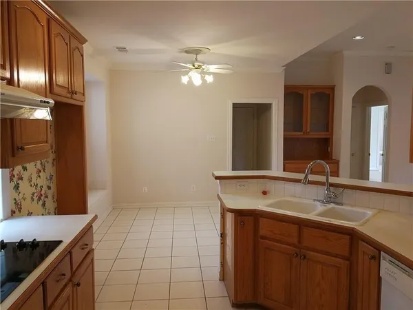 $2,800 | 609 Sunningdale, Richardson, TX 75081