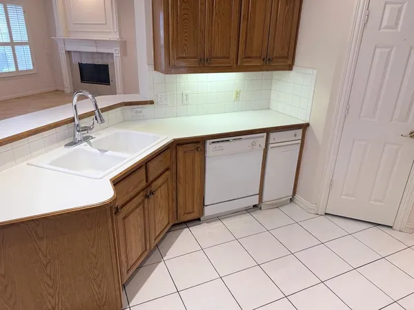 $2,800 | 609 Sunningdale, Richardson, TX 75081