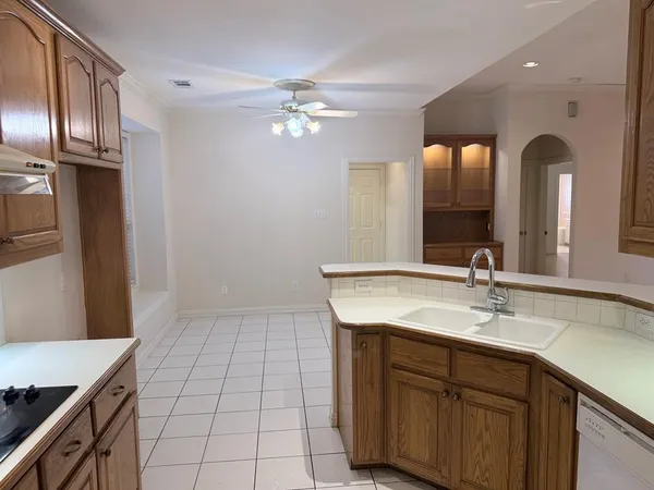 $2,800 | 609 Sunningdale, Richardson, TX 75081