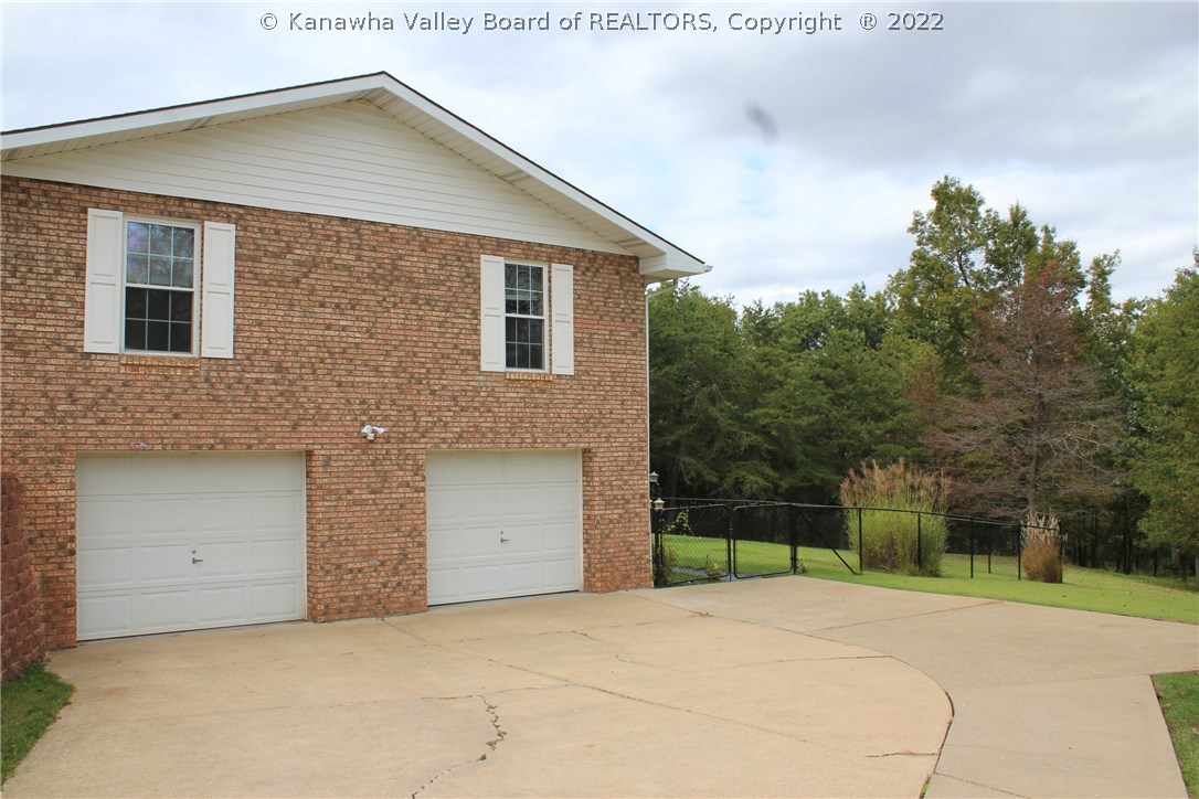 546 Ridgeview Drive Ripley, WV 25271 - Photo 4 of 30 Gallery Image 4