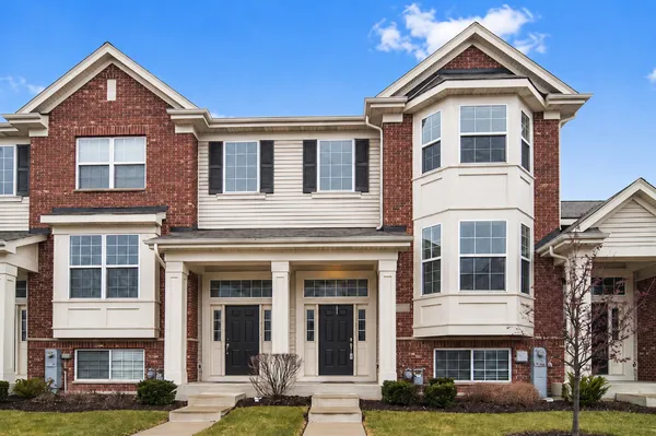 $2,900 | 1641 Dogwood Lane, Unit 1641, Hanover Park, IL 60133