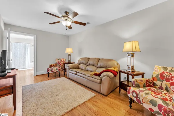 $999,000 | 109 Brandon Drive, Hodges, SC 29653