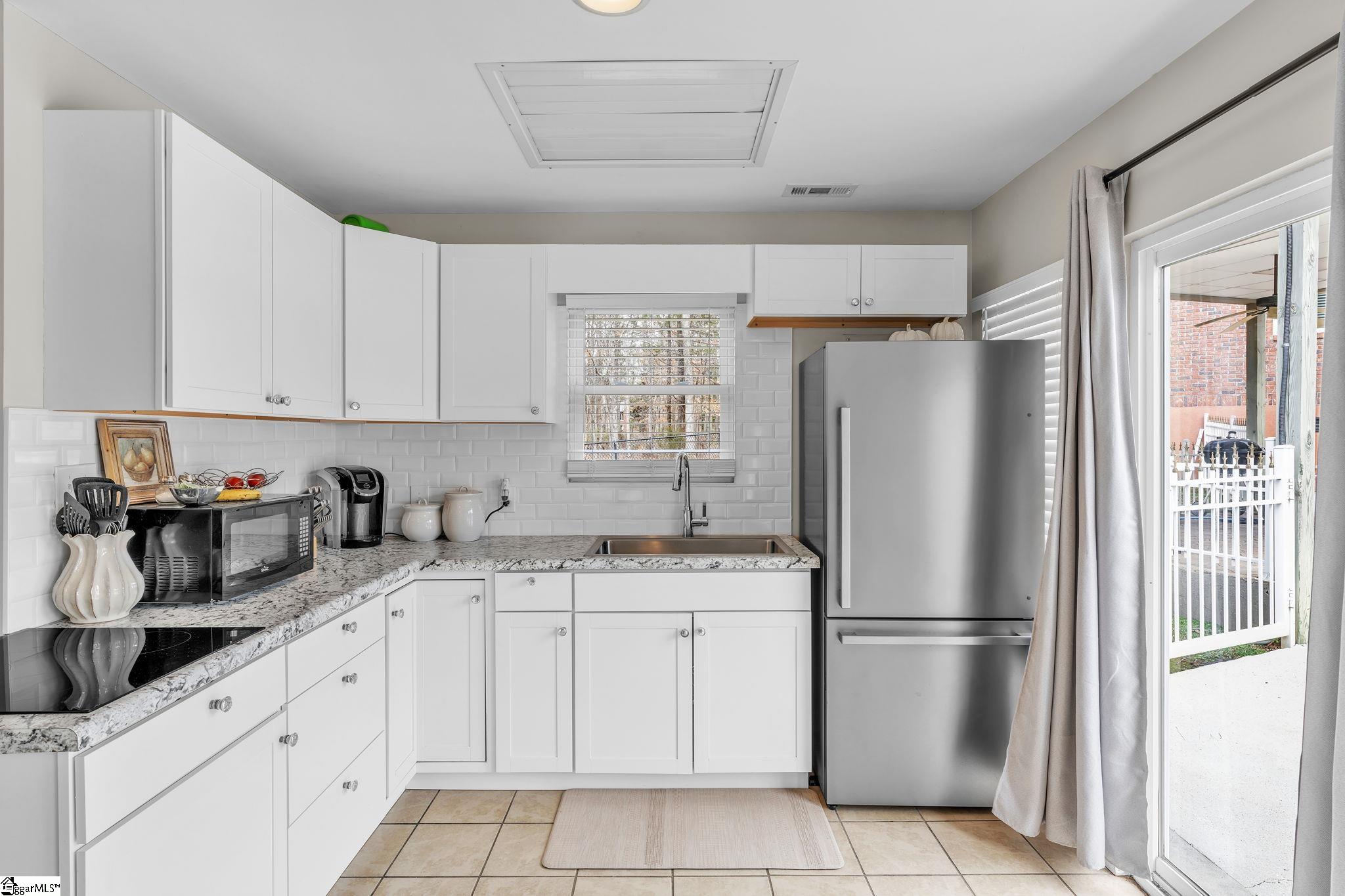 109 Brandon Drive Hodges, SC 29653 - Photo 33 of 48