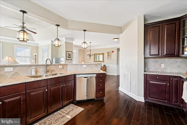 $480,000 | 15110 Heather Mill Lane, Unit 402, Haymarket, VA 20169