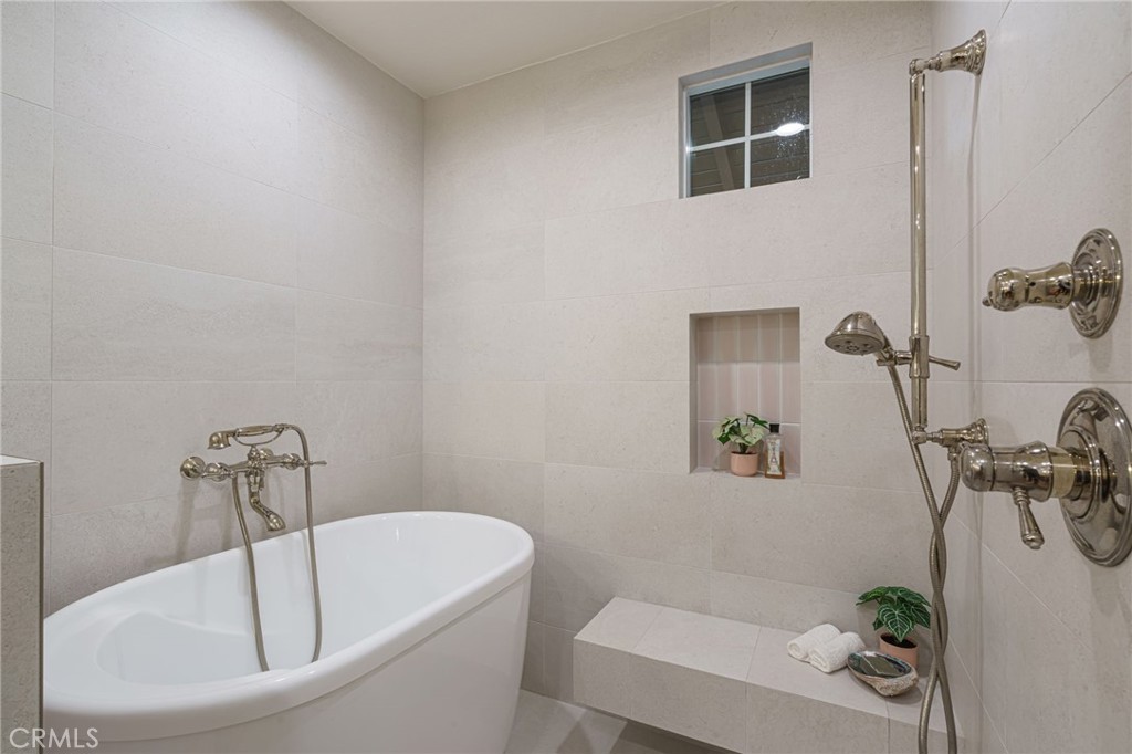 17 Oatfield Farm Ladera Ranch, CA 92694 - Photo 47 of 57 Japanese soaking tub.