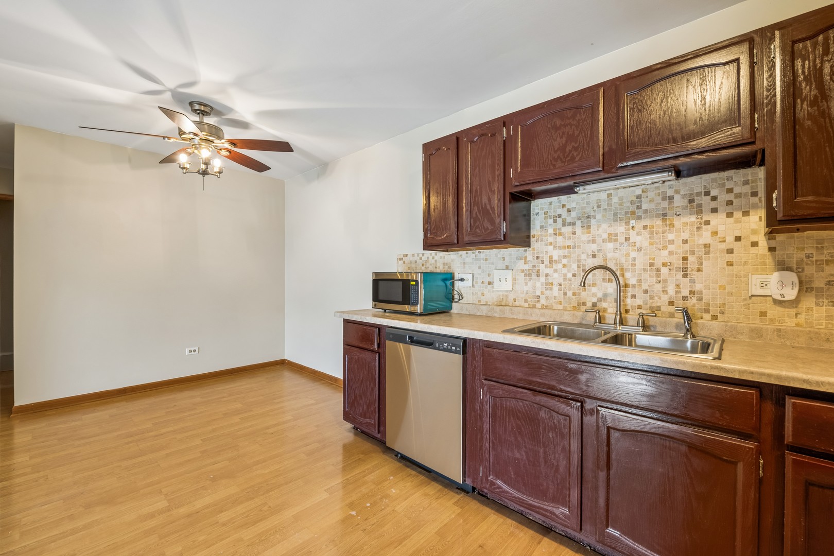 959 Golf Course Road, Unit 1 Crystal Lake, IL 60014 - Photo 11 of 29 Gallery Image 11